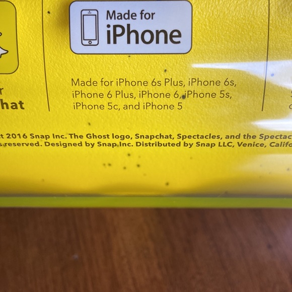 Spectacles just for Snapchat! Charging case and cables included. NEW! - Picture 4 of 5